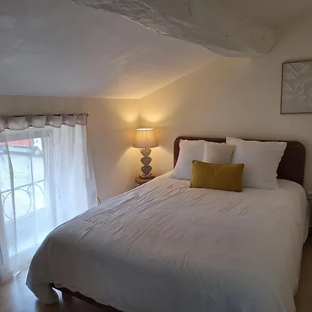 Holiday home Maison De Village Medieval Surplombant Les Meandres De La Loire *